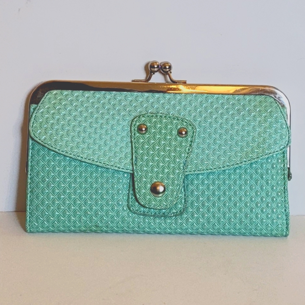 FINAL PRICE 5/$25 NWOT Wallet clutch